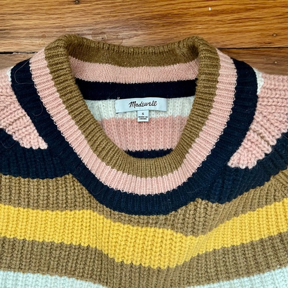 Madewell stripped, cropped sweater. Size small - Picture 2 of 6